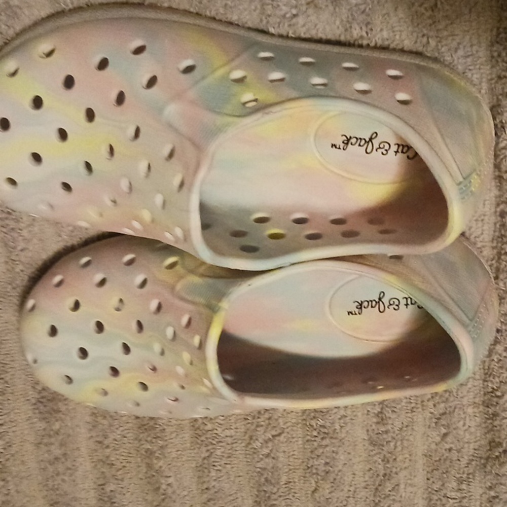 Girls size 9 new without tags